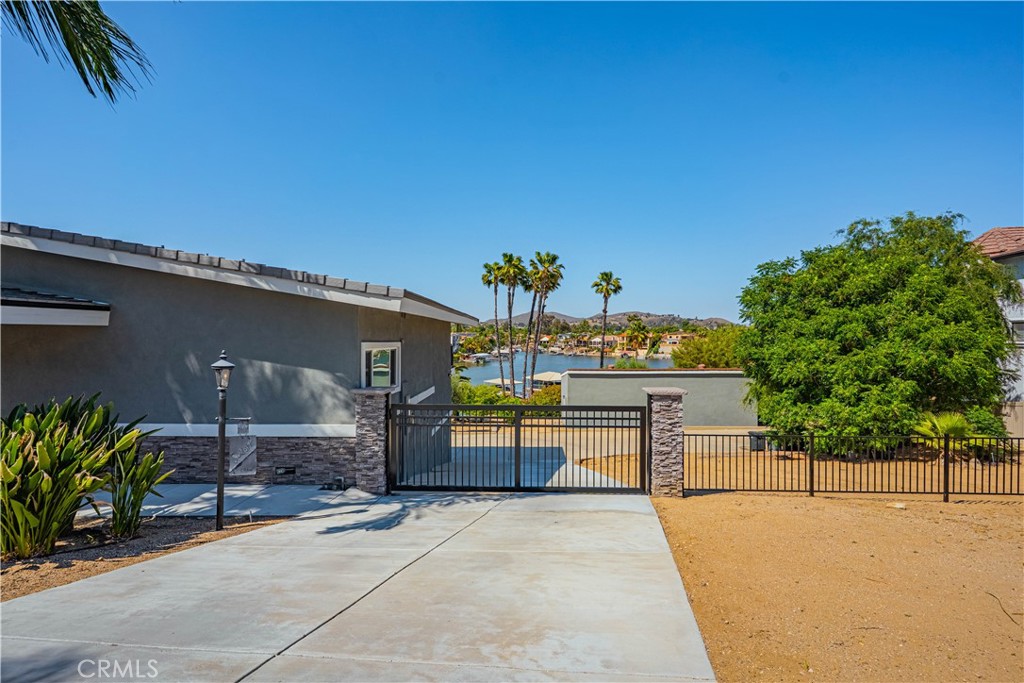 23256 Gray Fox Drive