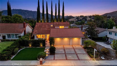 Photo of 5917 Carell Avenue, Agoura Hills, CA 91301 (MLS # SR26171072)
