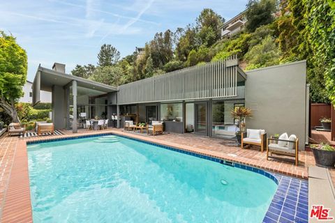 1001 Kenfield Avenue Los Angeles CA 90049