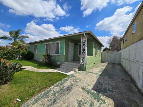 Photo of 9618 Kalmia Street, Los Angeles, CA 90002 (MLS # SR26184974)