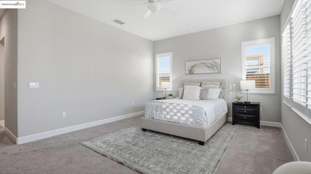 THE LAKES - Residential