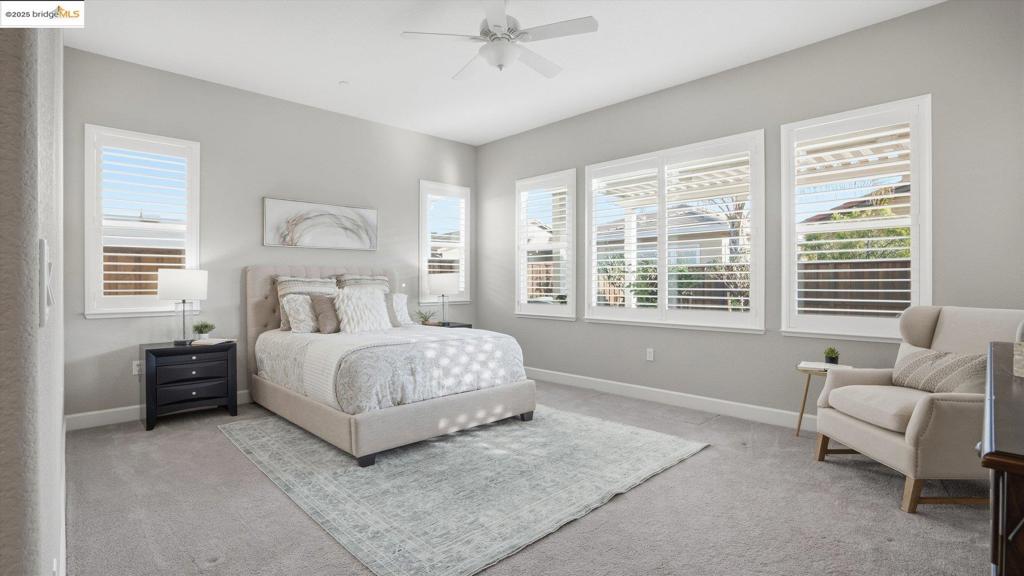 THE LAKES - Residential