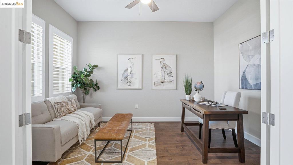 THE LAKES - Residential