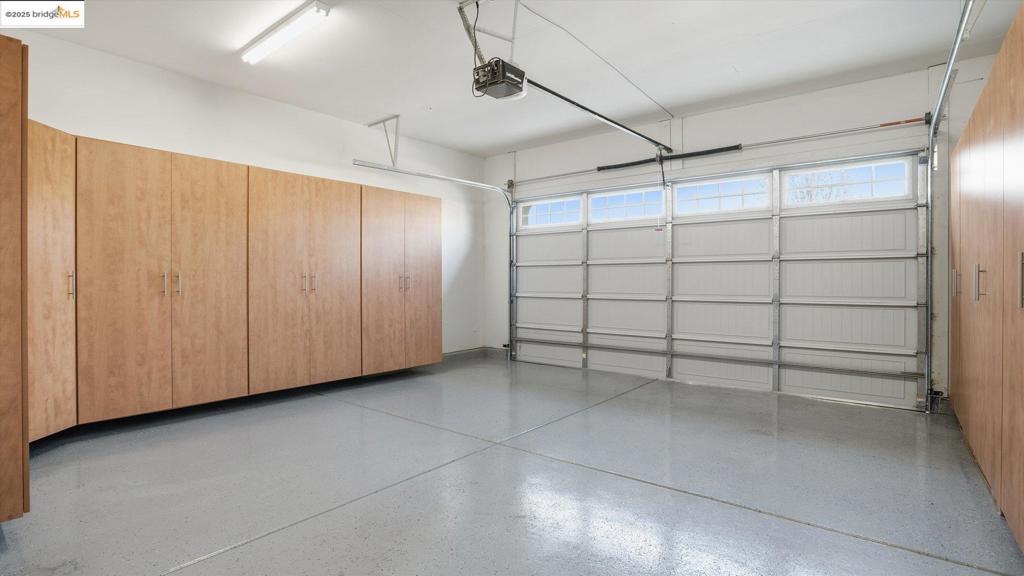 THE LAKES - Residential