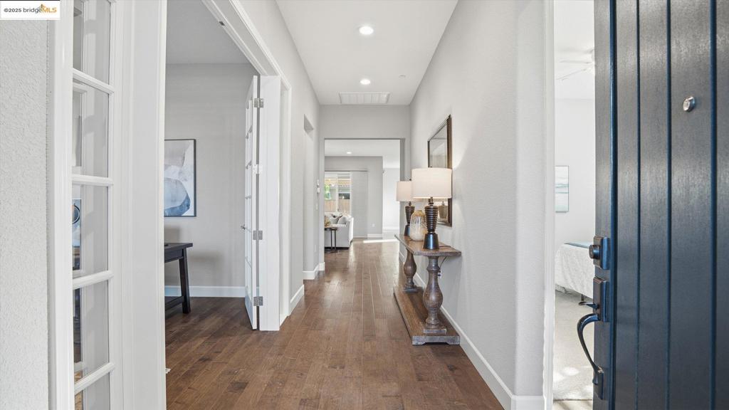 THE LAKES - Residential