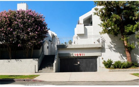 Photo of 10911 Bluffside DR #22, Studio City, CA 91604 (MLS # SR26180432)