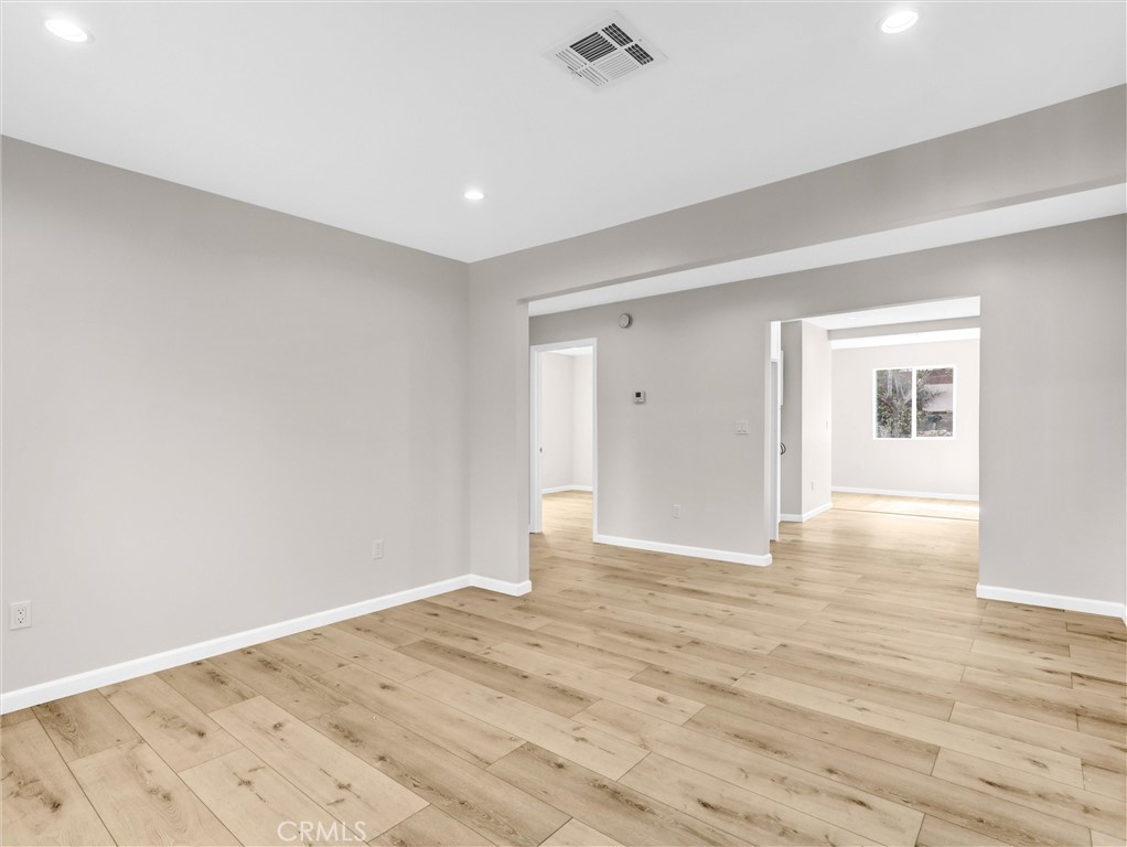 4126 E 1st
