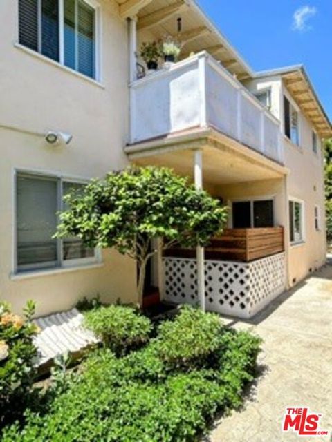 Photo of 10737 Francis Place, Los Angeles, CA 90034 (MLS # 26831613)