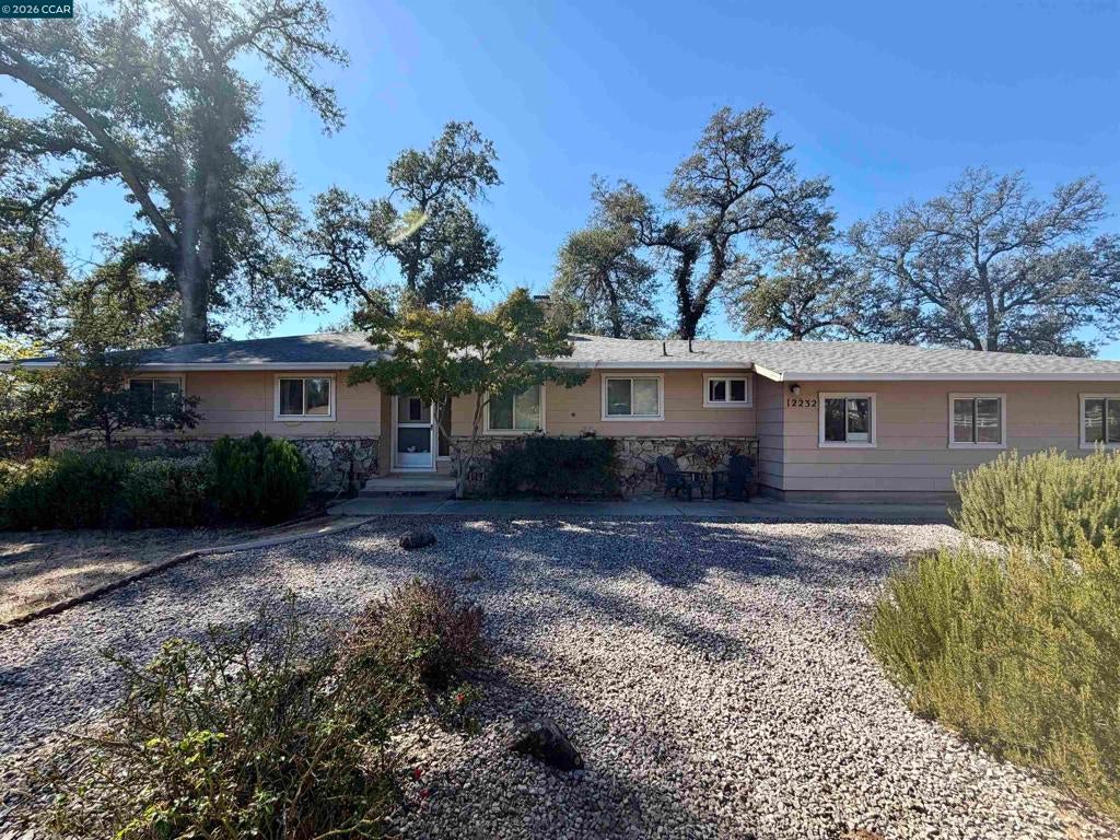 12232 Dry Creek Rd