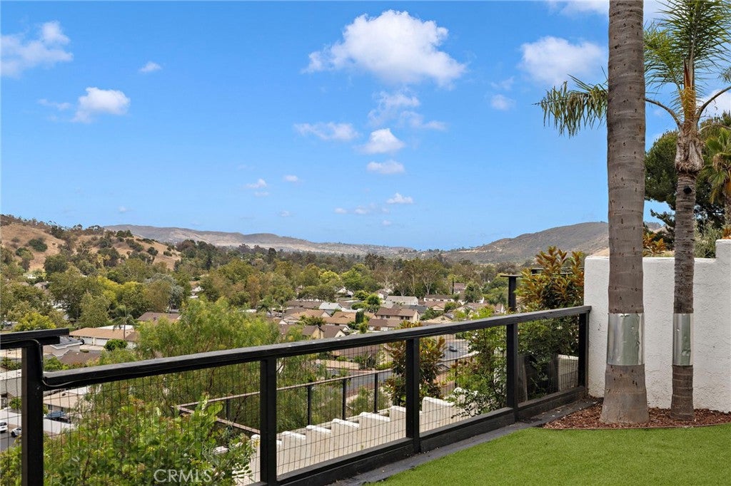 29252 Country Hills