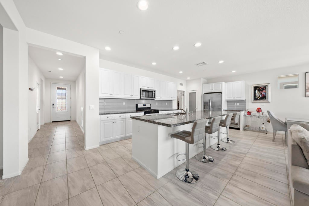82485 Round Valley Drive