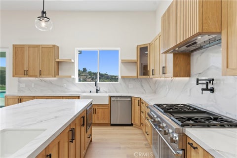 Tiny photo for 3118 Old Coach Dr, Camarillo, CA 93010 (MLS # TR25273836)