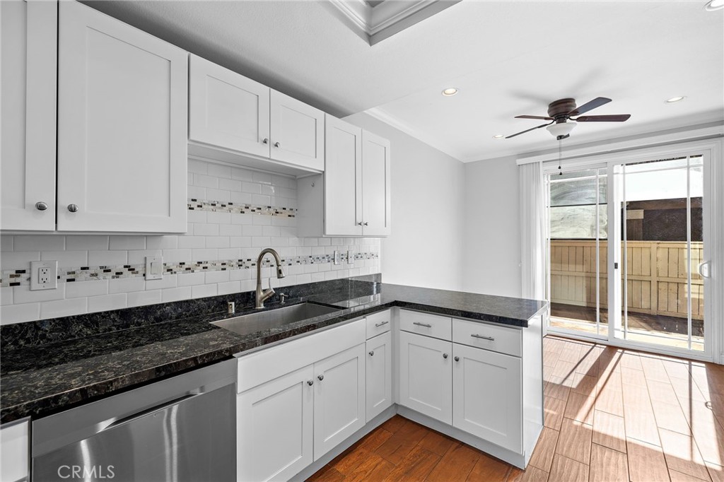 Mission Courts (R2) (MC) - Residential Lease