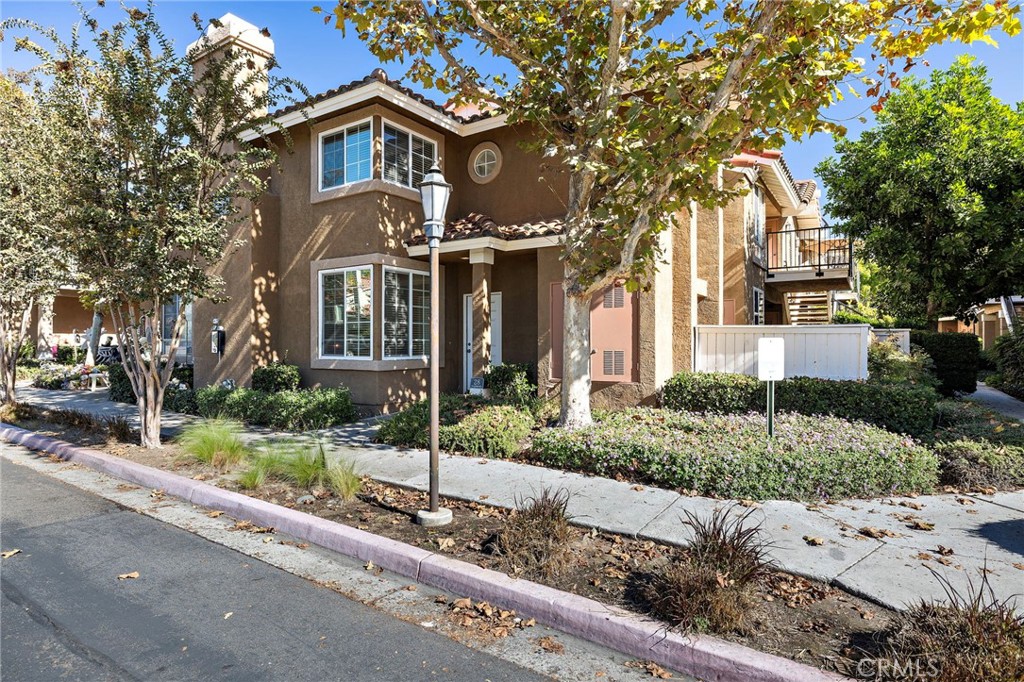 Mission Courts (R2) (MC) - Residential Lease