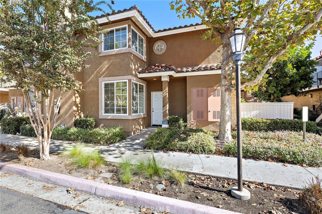 Mission Courts (R2) (MC) - Residential Lease