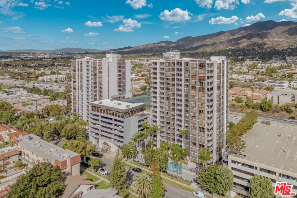 345 Pioneer Drive 1805