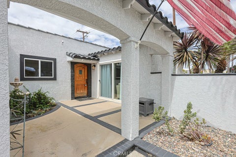Photo of 15001 Victoria LN, Huntington Beach, CA 92647 (MLS # OC26205882)