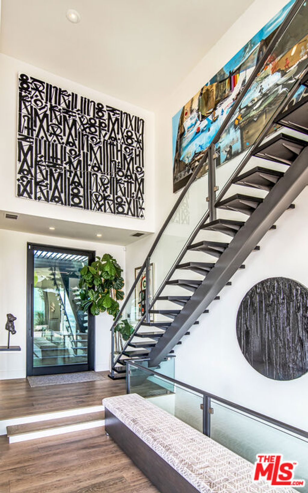 Photo of 8572 Hillside Avenue, Los Angeles, CA 90069 (MLS # 25534391)