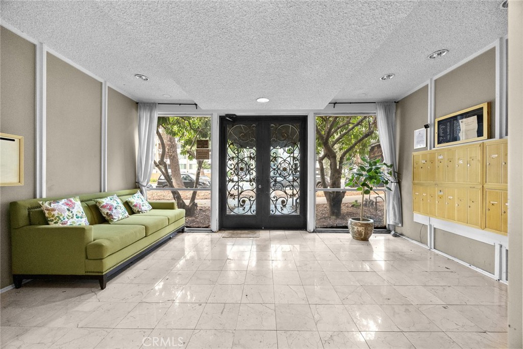 400 S La Fayette Park 213