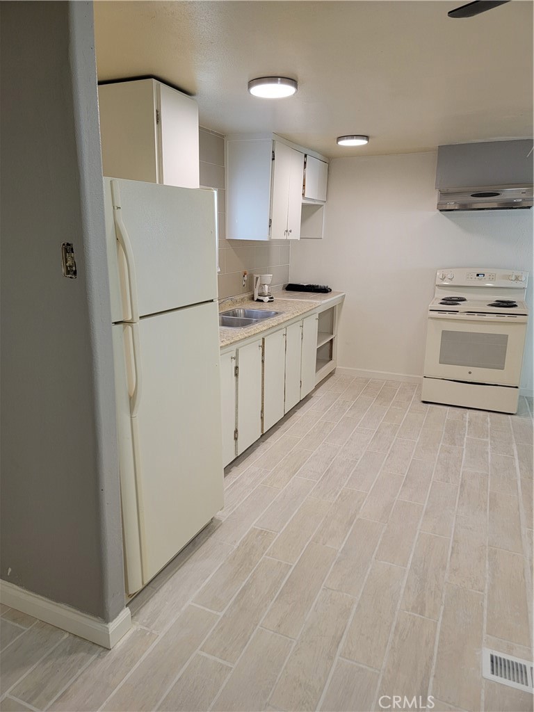 Western Village Mobile (33136) - Manufactured In Park