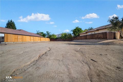 Photo of 14906 Colonia De Las Rosas, Bakersfield, CA 93306 (MLS # PI25176082)