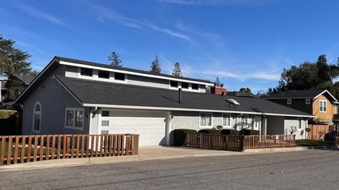 Photo of 560 University Avenue, Los Gatos, CA 95032 (MLS # ML82031699)