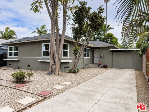 Photo of 800 Appleby Street, Venice, CA 90291 (MLS # 26988579)