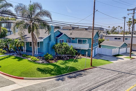 Photo of 767 11th ST, Manhattan Beach, CA 90266 (MLS # SB26094244)