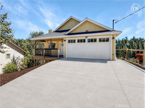 Photo of 26885 Modoc LN, Lake Arrowhead, CA 92352 (MLS # AR26201068)