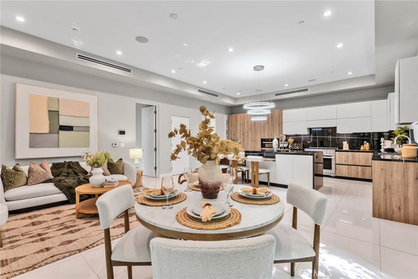 9171 W 3RD ST, BEVERLY HILLS, CA 90210 - Image fea9deced2e9810cd2038d6b2b2ca4d6/1526158868