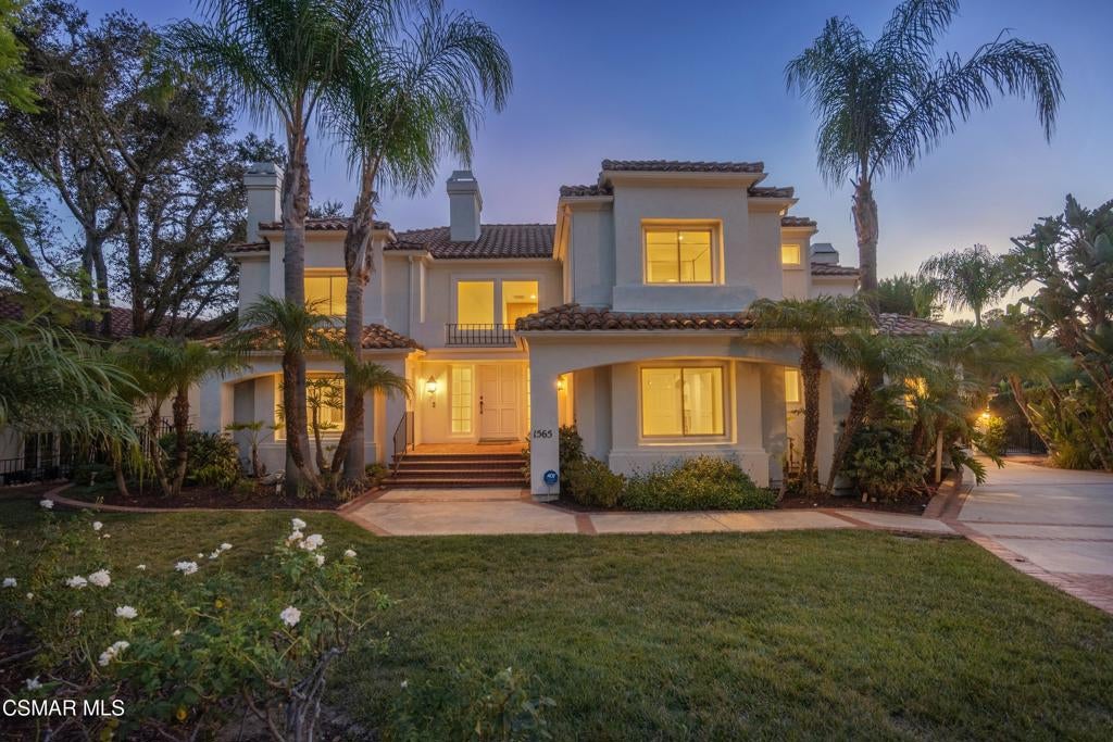 1565 Falling Star Avenue