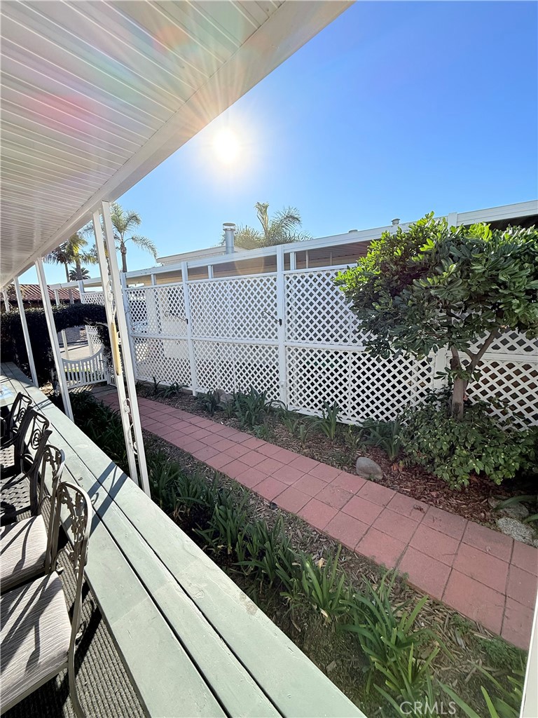 26000 Avenida Aeropuerto