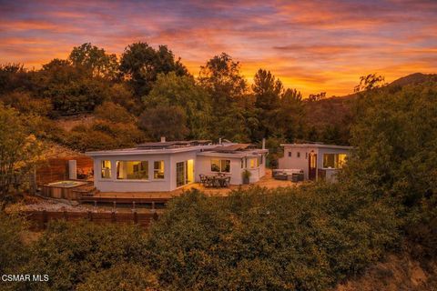 Photo of 2016 Mount Prospect Drive, Topanga, CA 90290 (MLS # 226001643)