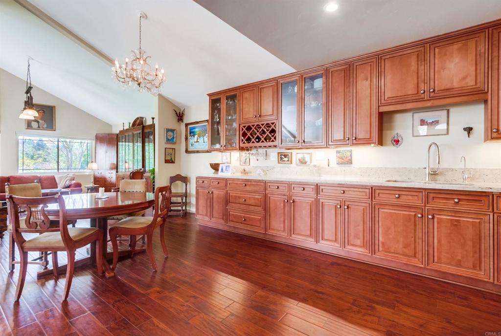 1129 La Casa