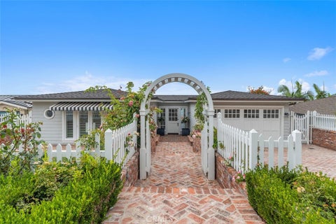 Photo of 4 S Stonington RD, Laguna Beach, CA 92651 (MLS # LG26210400)