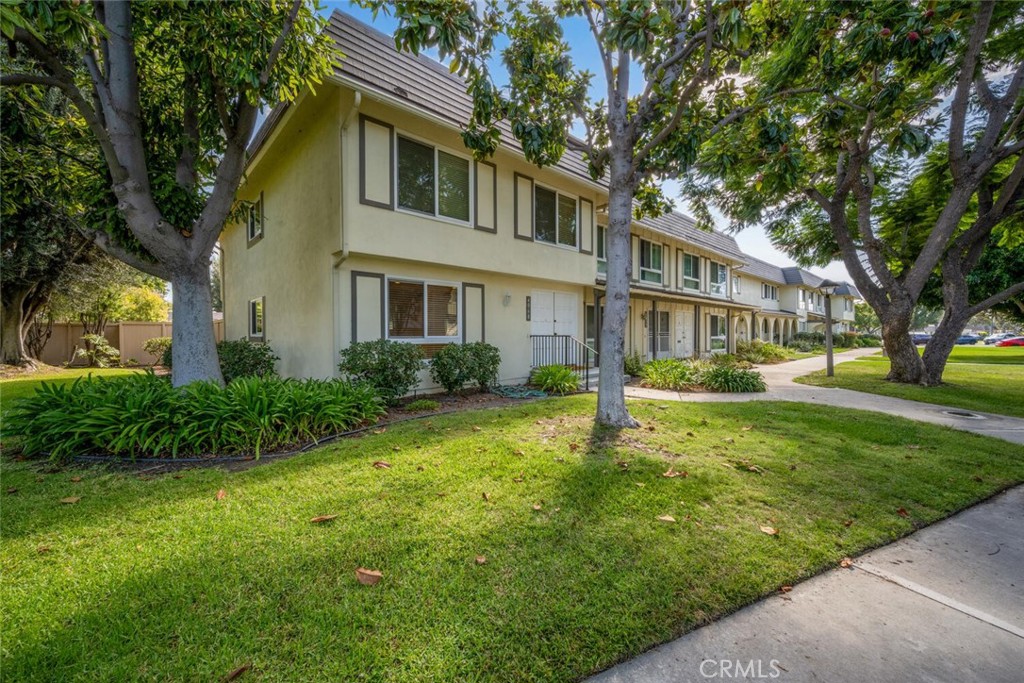 4068 Avenida Sevilla