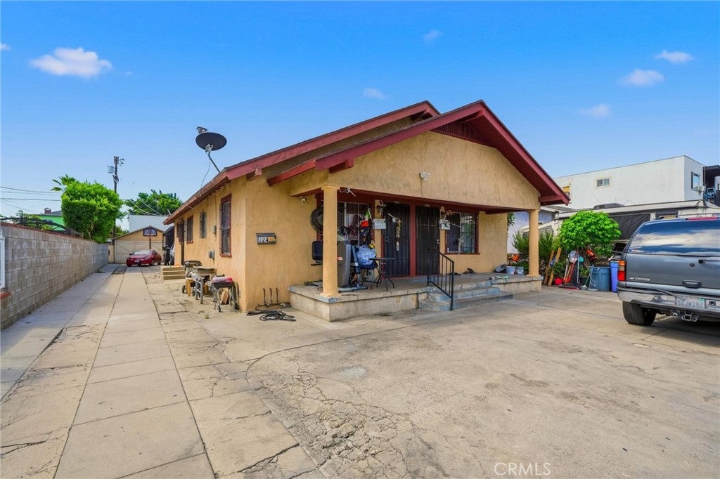 724 E 50th