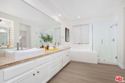 Tiny photo for 17 Mount Vernon, Irvine, CA 92620 (MLS # 26871439)