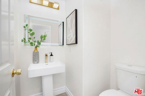 Tiny photo for 17 Mount Vernon, Irvine, CA 92620 (MLS # 26871439)