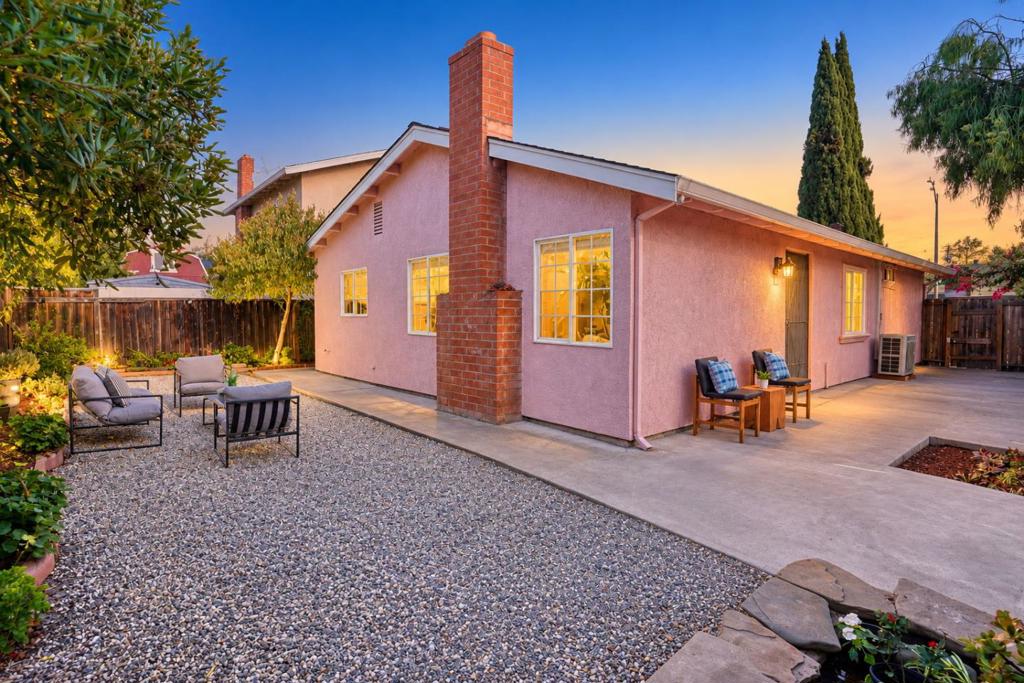 1819 Perrone Circle