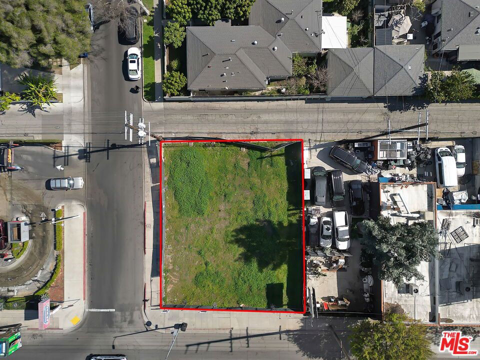 2502 S Robertson Boulevard