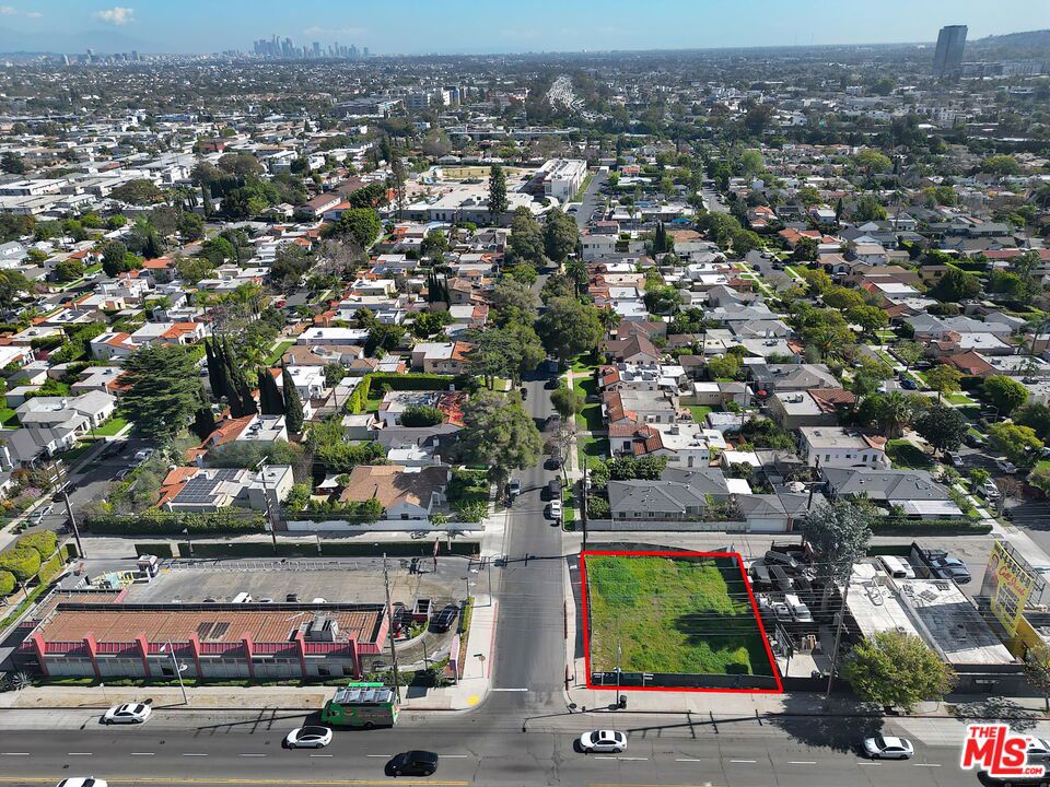 2502 S Robertson Boulevard