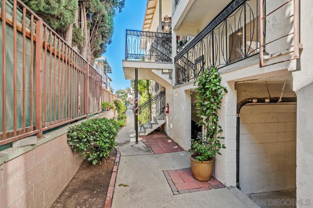 Out Of Area - Residential Lease