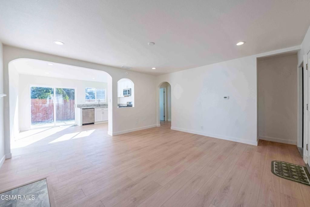 Photo of 764 Brossard Drive, Thousand Oaks, CA 91360 (MLS # 226000084)