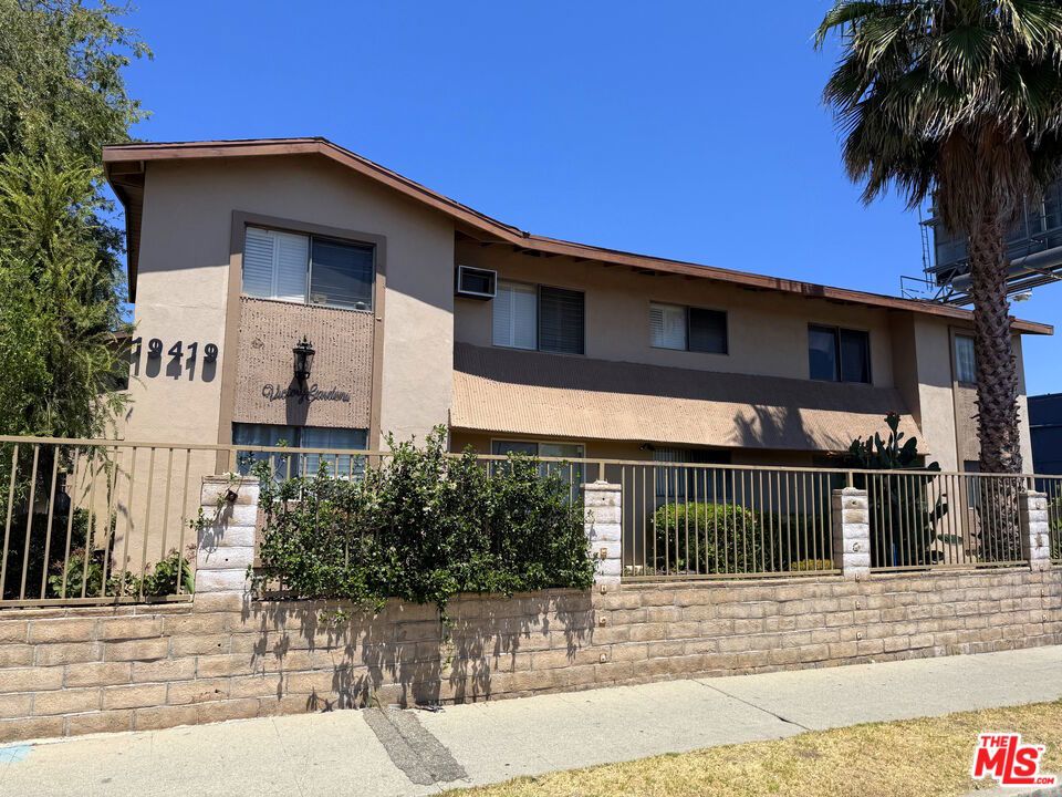 19419 Victory Boulevard