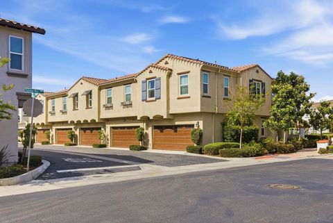 Photo of 4129 Sitio Flor, Oceanside, CA 92057 (MLS # 260010308SD)