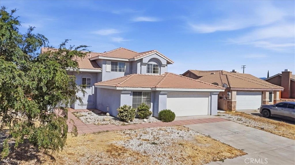 8541 Dove Creek