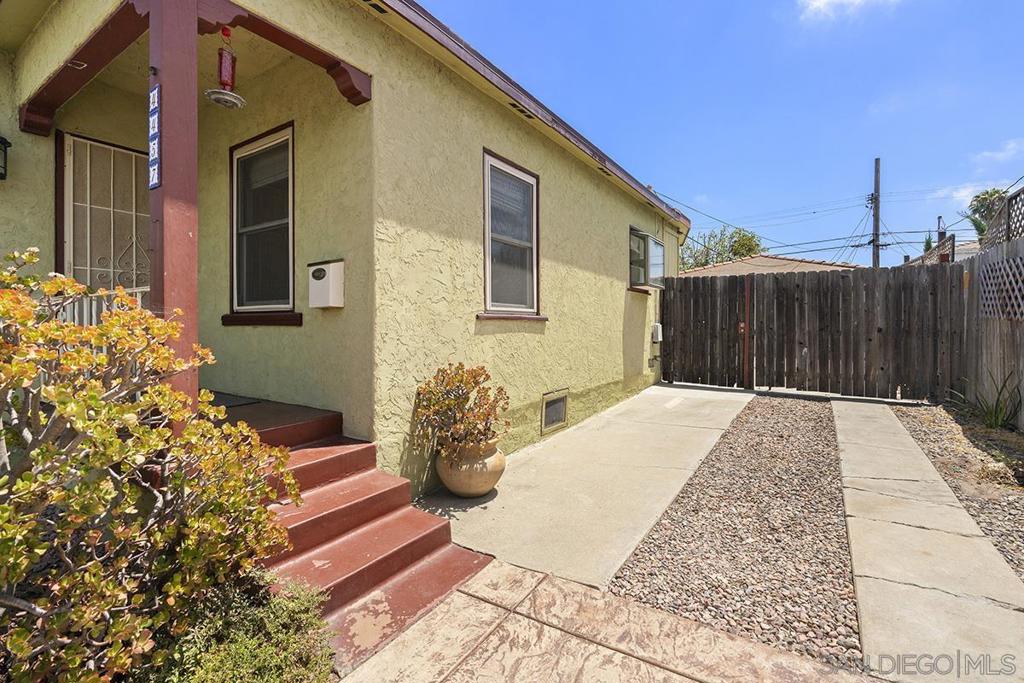 4457 Felton