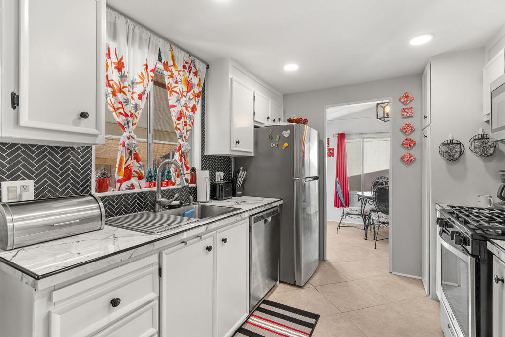Desert Grove - Residential