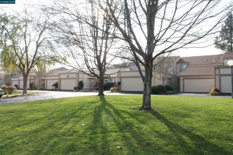 Photo of 209 Valley Oak Plz, Martinez, CA 94553 (MLS # 41115223)